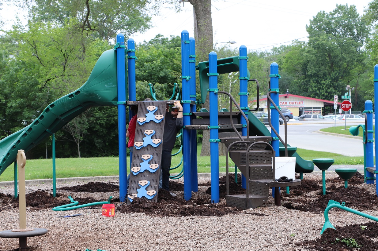 Salt Creek Park project begins with removal of playground equipment